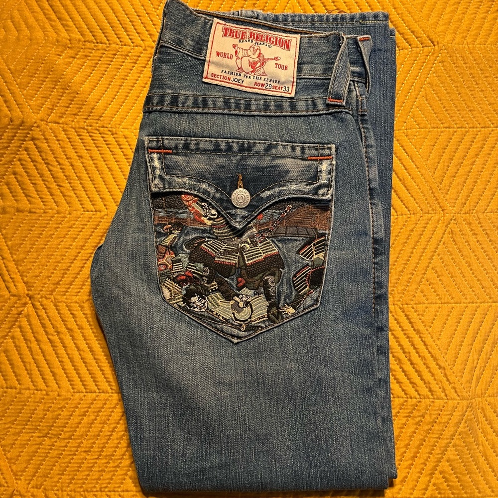 True Religion Joey 29x28 Samurai embroidered hemmed